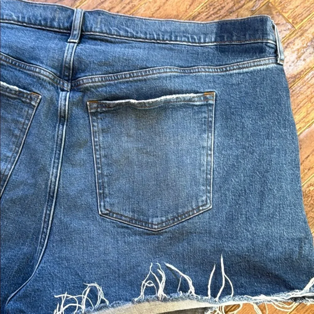 Abercrombie & Fitch Women’s 36/22 Curve Love The 4” Mom Shorts High rise denim
